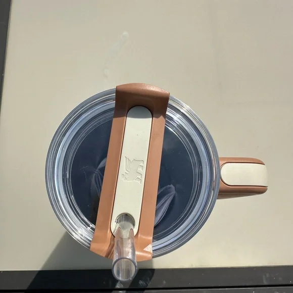 Stanley Quencher H2.0 Tumbler in Brown - Picture 4 of 4